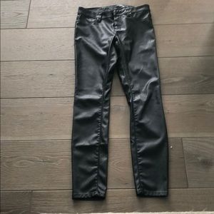 Faux leather skinny “jeans”